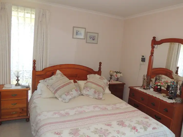 Fifth view of Homely house listing, 9 Ellwood Court, Swan Hill VIC 3585