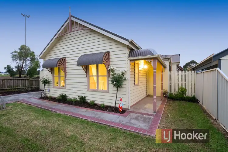 15 Catherine Place, Pakenham VIC 3810