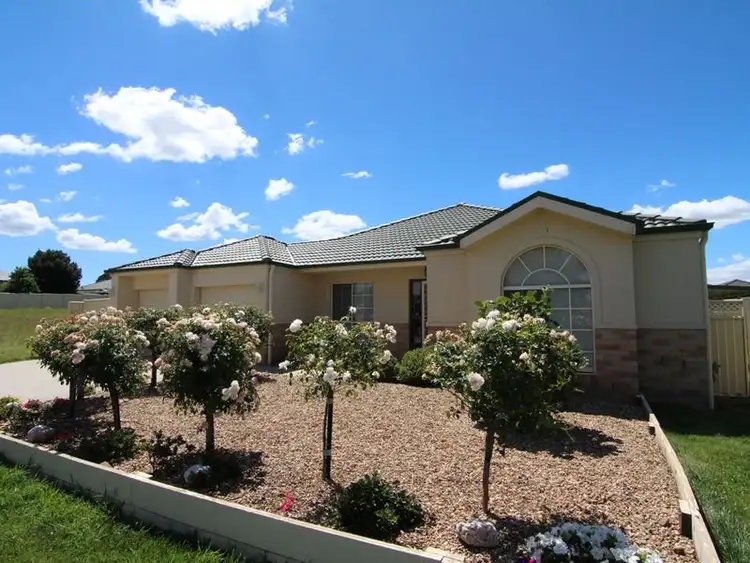 378 The Escort Way, Orange NSW 2800