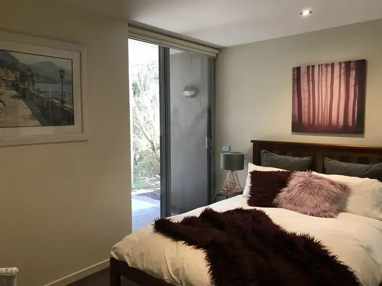 2.4 Sapphire View, San Remo VIC 3925