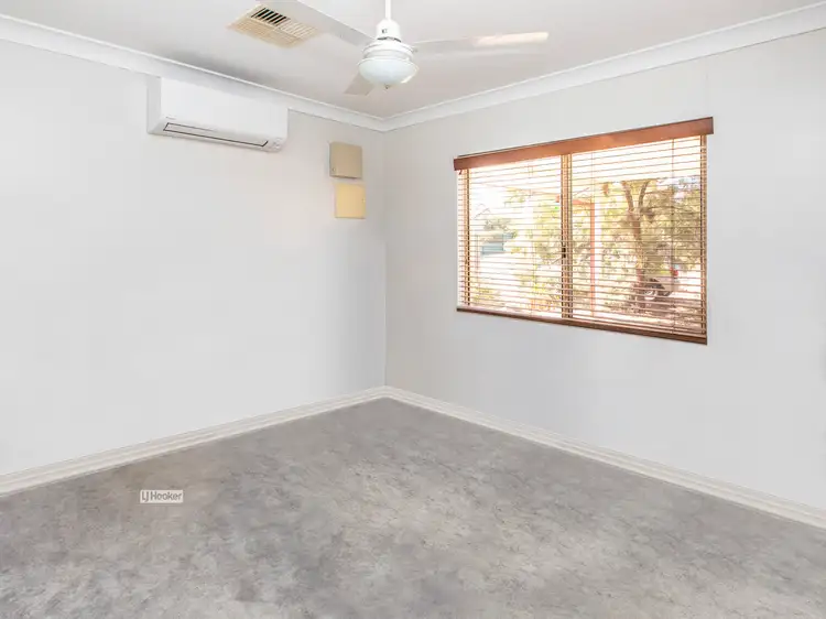 Fifth view of Homely semi-detached listing, 2/16 Mercorella Circuit, Sadadeen NT 870