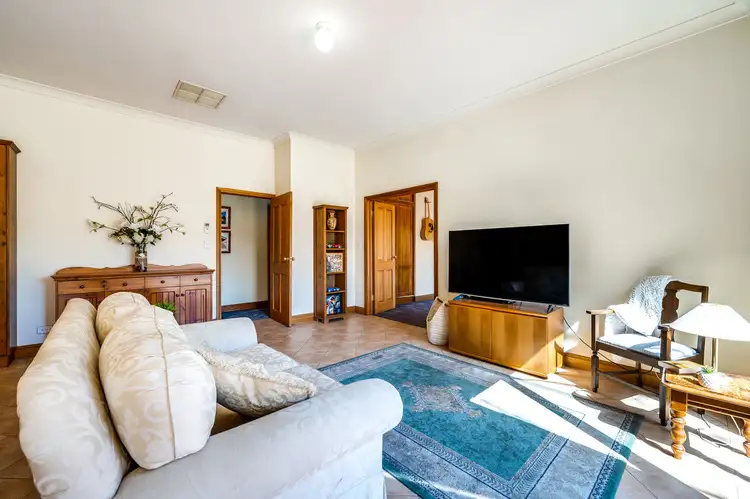 Fifth view of Homely house listing, 2 Leewood Court, Paradise SA 5075