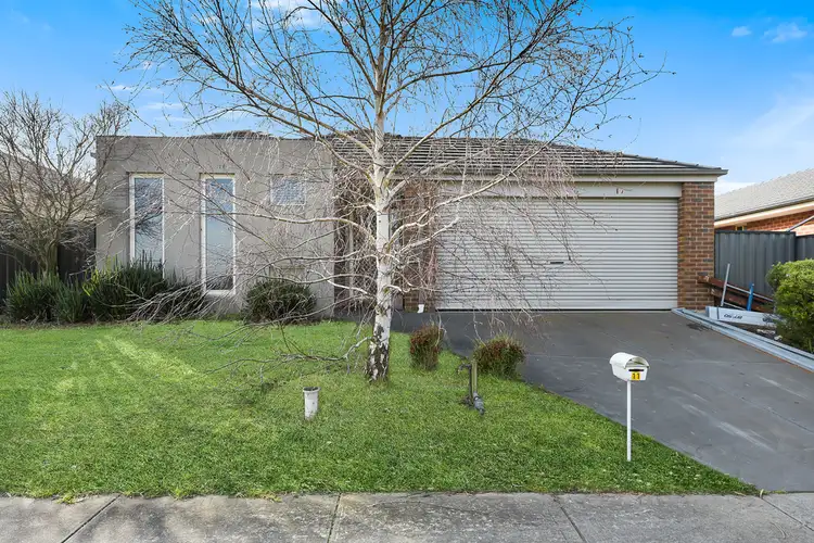 11 Ivory Drive, Pakenham VIC 3810