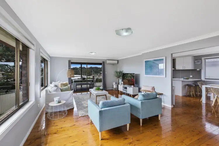 6 Vista Parade, Bateau Bay NSW 2261