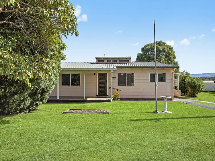 26 Coorumbung Street, Morisset NSW 2264