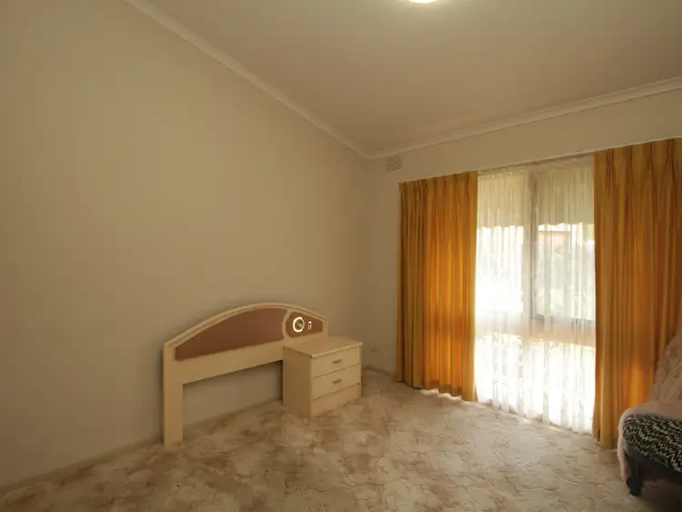 Sixth view of Homely house listing, 8 Grosvenor Court, Bairnsdale VIC 3875