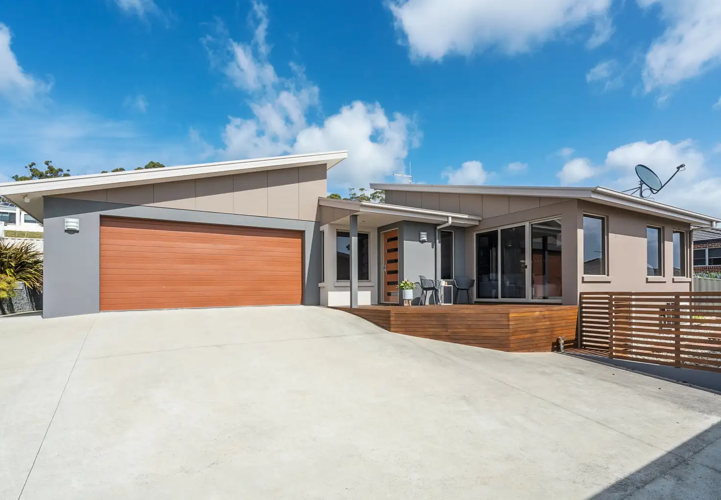 Main view of Homely unit listing, Unit 2/11 McCall Terrace, Stony Rise TAS 7310