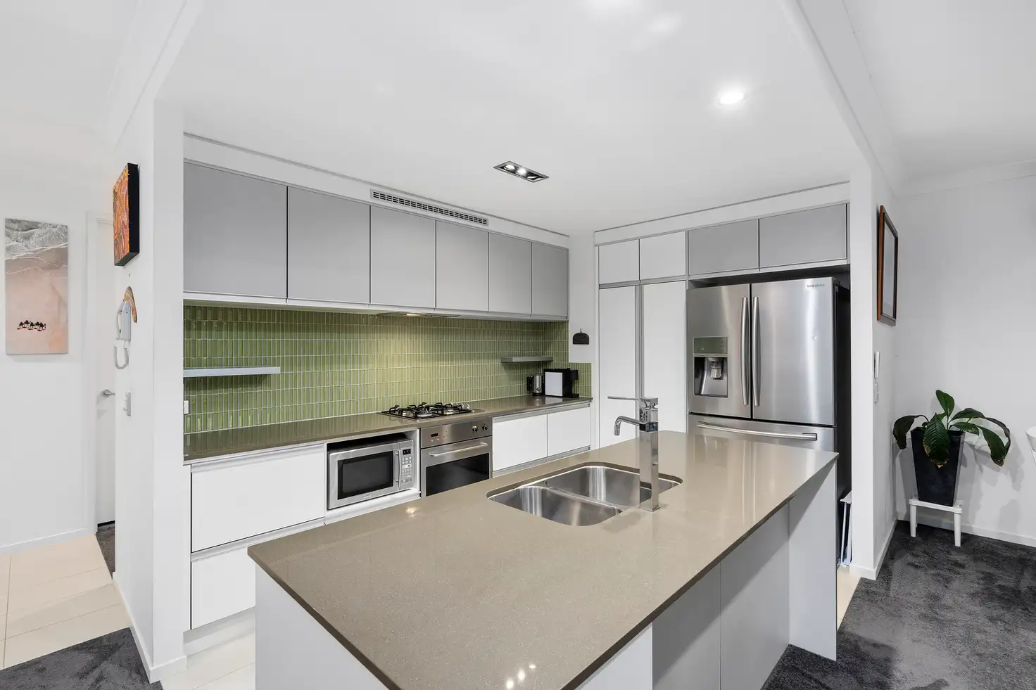 Main view of Homely unit listing, 9/3030 The Boulevard, Carrara QLD 4211