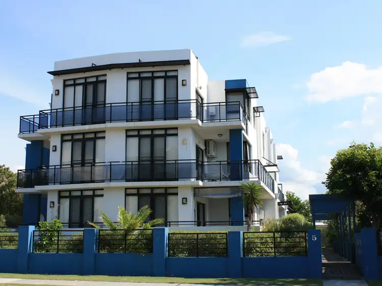 6/5 Bay Road