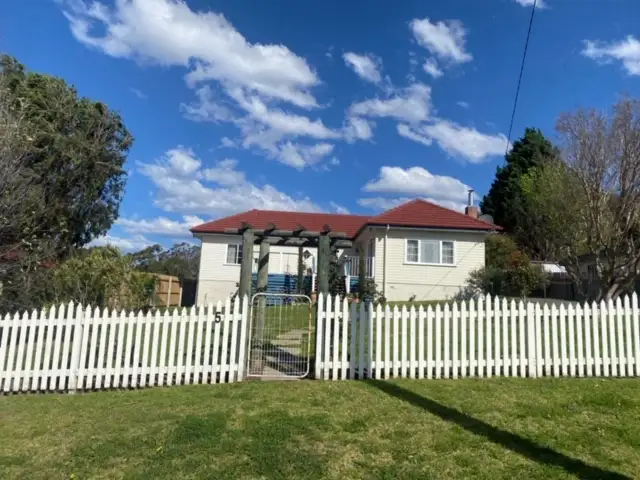 5 Gillespie Street, Cobargo NSW 2550
