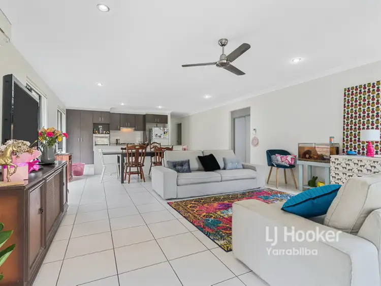 11 Sandover Circuit, Holmview QLD 4207