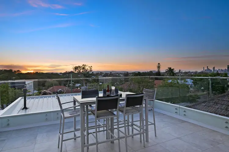 82 Effingham Street, Tarragindi QLD 4121