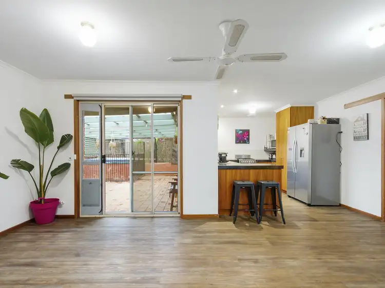 Fifth view of Homely house listing, 6 Elm Court, Traralgon VIC 3844