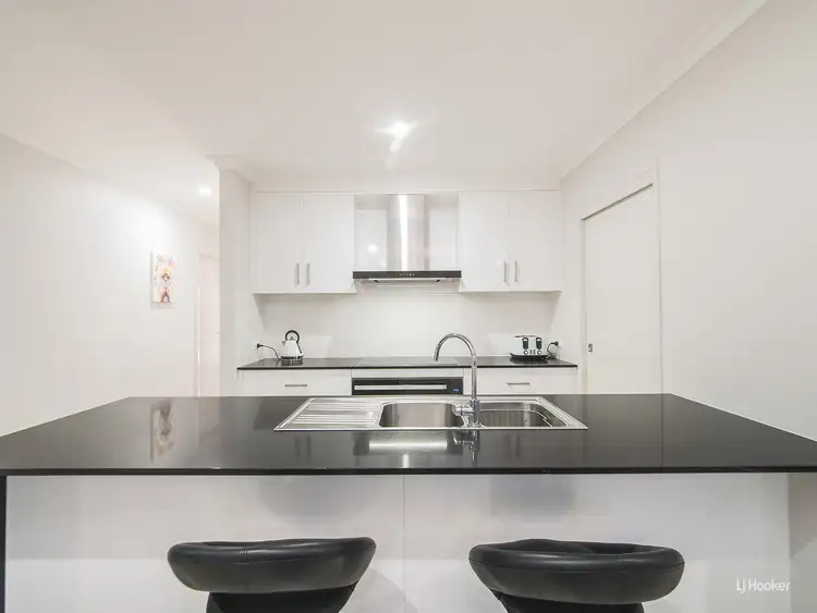 Third view of Homely house listing, 8 Springbrook Close, Parkhurst QLD 4702