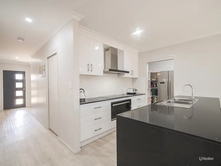 Sixth view of Homely house listing, 8 Springbrook Close, Parkhurst QLD 4702