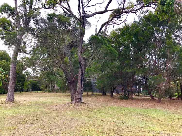 19 George Street, Macleay Island QLD 4184