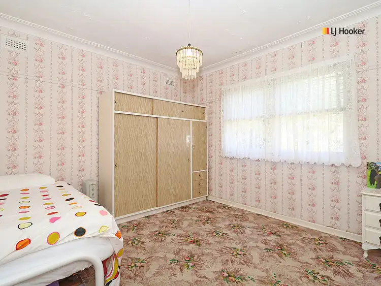 Fifth view of Homely house listing, 1 Blamey Street, Turvey Park NSW 2650