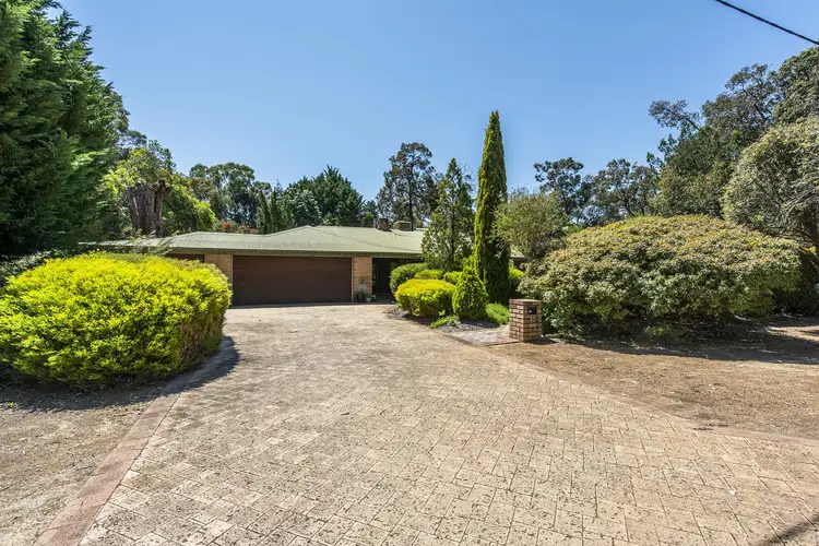 25 Pruiti Crescent, Lesmurdie WA 6076