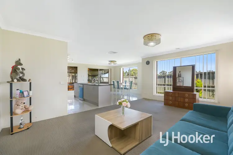 Fourth view of Homely house listing, 2 Tiarne Crescent, Hampton Park VIC 3976