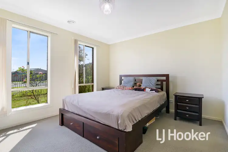 Fifth view of Homely house listing, 2 Tiarne Crescent, Hampton Park VIC 3976