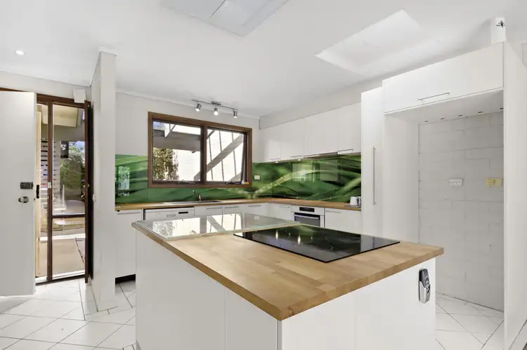 11 Hodgson Place, Pearce ACT 2607