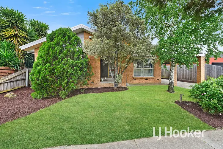 48 Lawless Drive, Cranbourne North VIC 3977