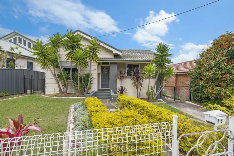 18 Chippindall Street, Speers Point NSW 2284