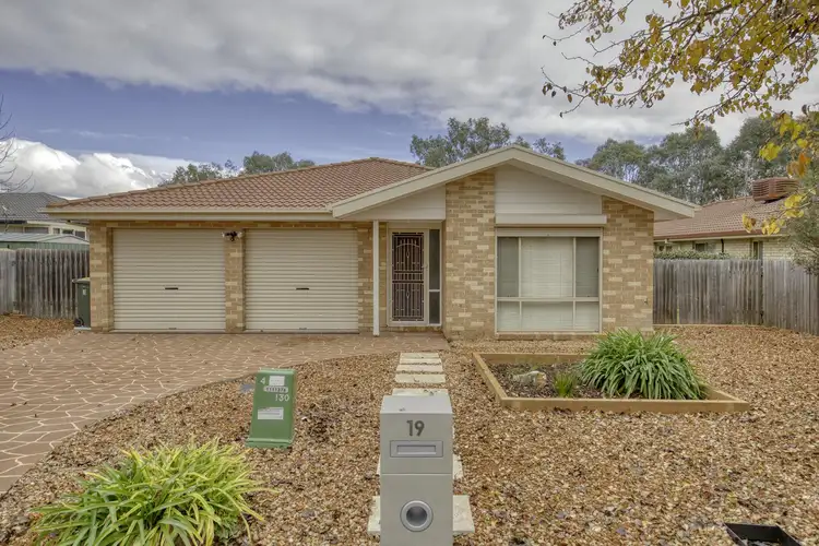 19 Fitton Close