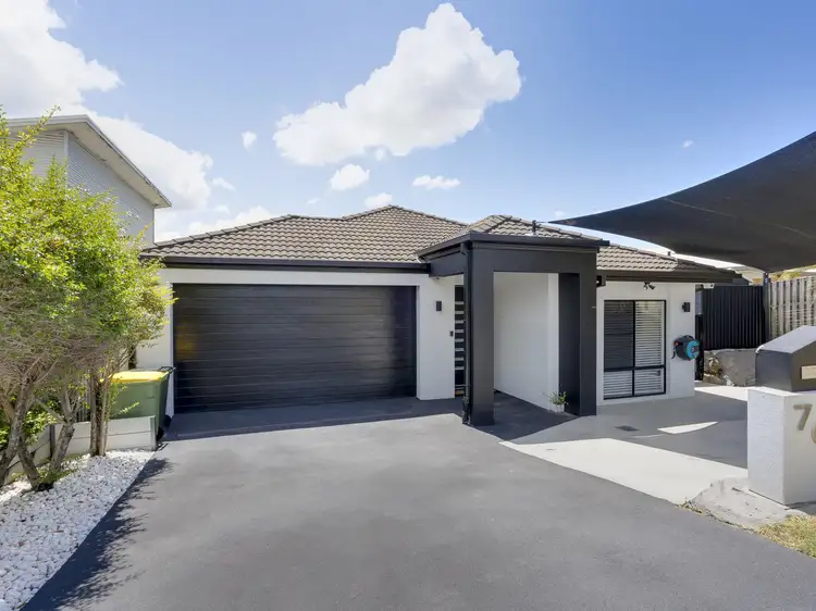 7 Stockdale Street, Pacific Pines QLD 4211