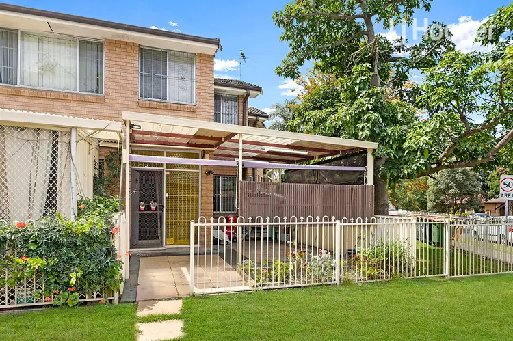 10/2 Waterside Crescent
