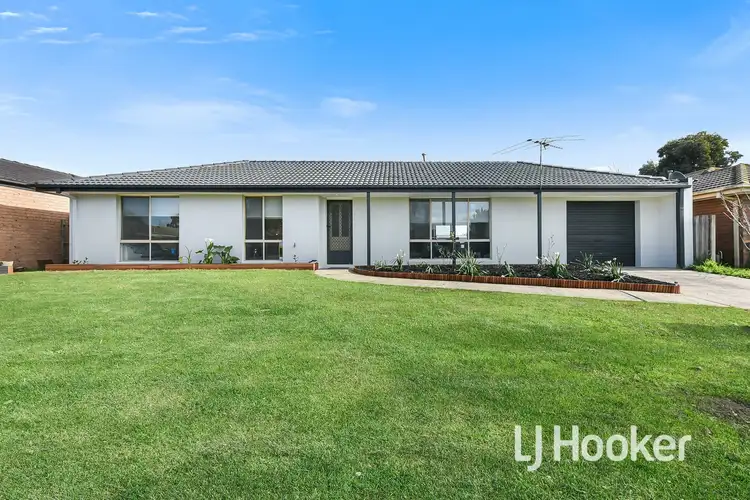 71 Gipps Crescent, Cranbourne North VIC 3977