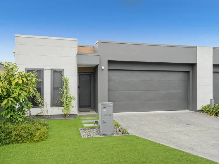 37 Edge Court, Manoora QLD 4870