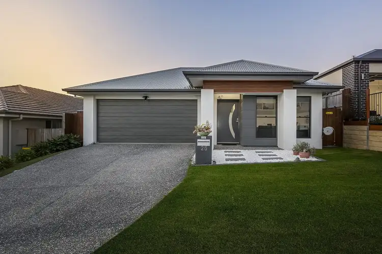 25 Looby Crescent, Pimpama QLD 4209