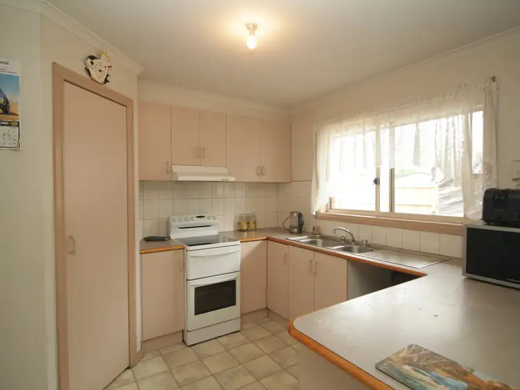 Second view of Homely house listing, 37 Hoyt Street, Lindenow VIC 3865