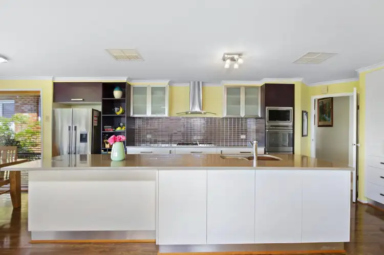 Fourth view of Homely house listing, 32 Goldfinch Circuit, Theodore ACT 2905