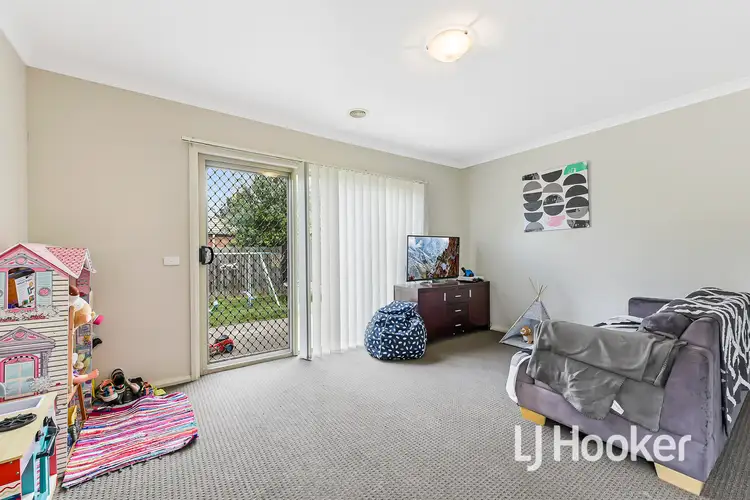 Fifth view of Homely house listing, 19 Sweet Pea Drive, Pakenham VIC 3810