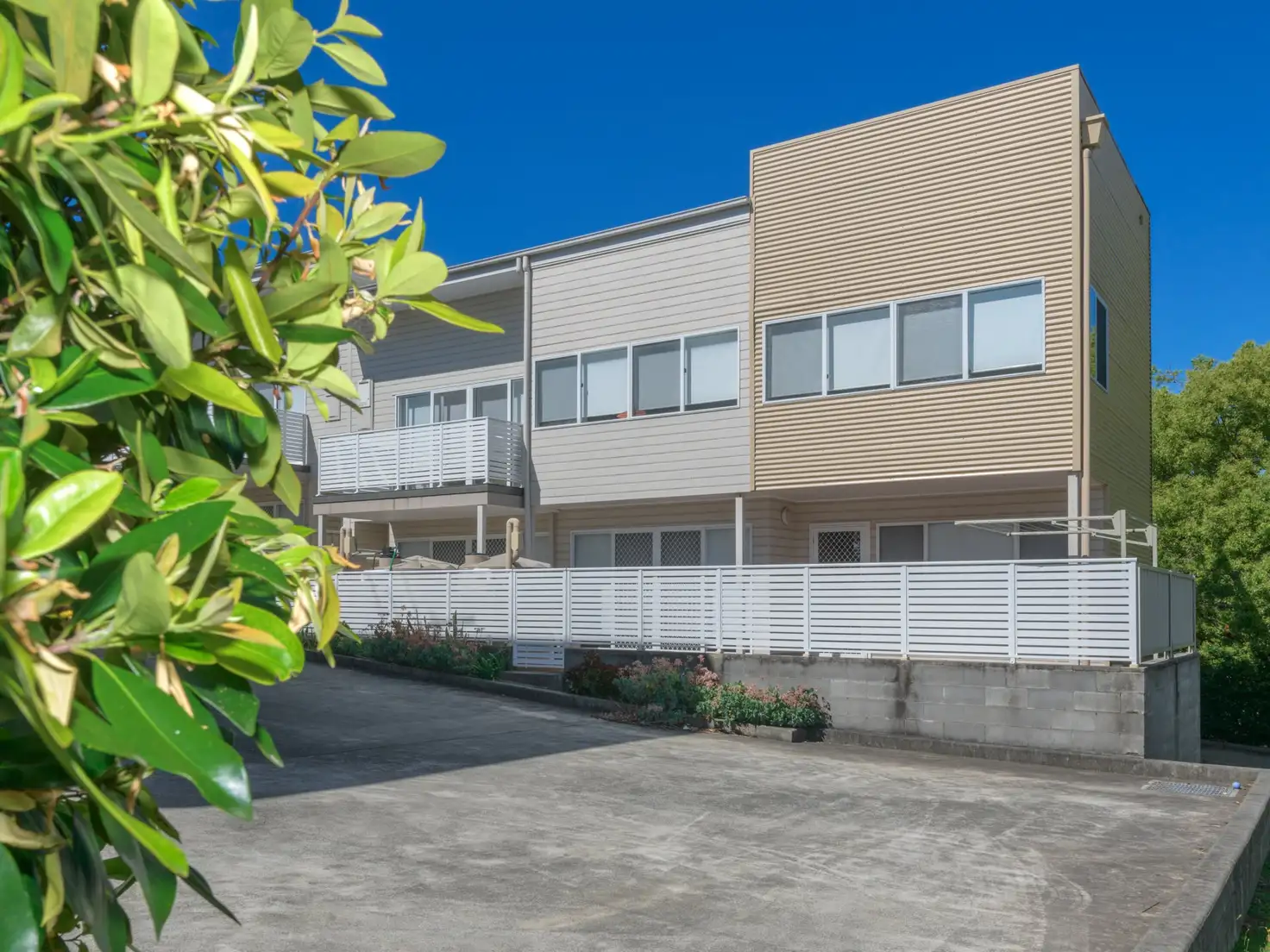Main view of Homely townhouse listing, 15/4 Crawford Lane, Mount Hutton NSW 2290