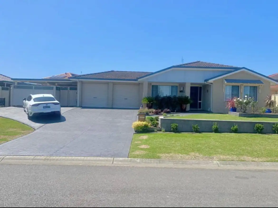 Main view of Homely house listing, 4 Vulcan Place, Hamlyn Terrace NSW 2259