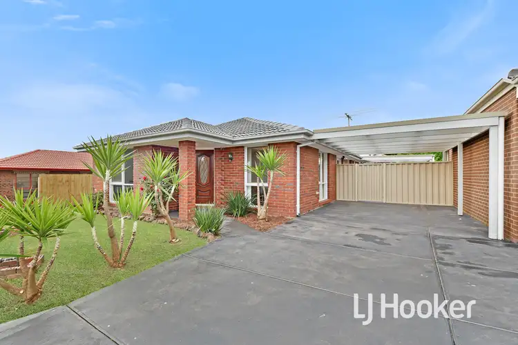 Second view of Homely house listing, 5 Dianna Court, Hampton Park VIC 3976