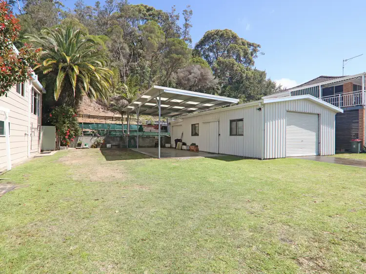 12 Alamein Road, Sussex Inlet NSW 2540