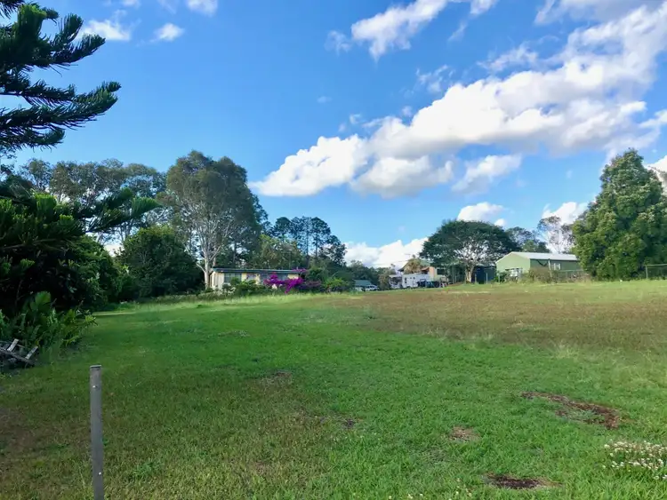 13 Eastbourne Terrace, Macleay Island QLD 4184