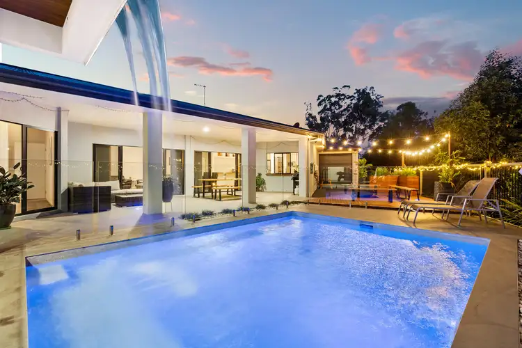 15 Treeline Place, Redland Bay QLD 4165