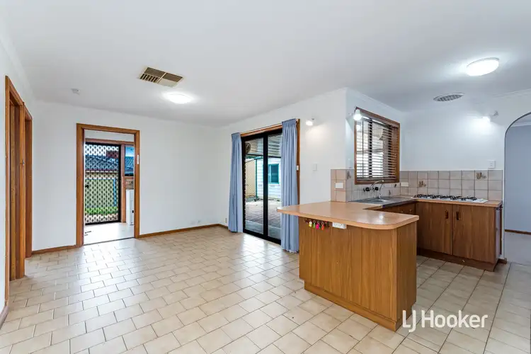 Fifth view of Homely house listing, 2 Vitana Court, Craigmore SA 5114