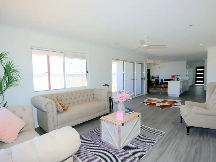 Sixth view of Homely house listing, 4 Costello Court, Emerald QLD 4720