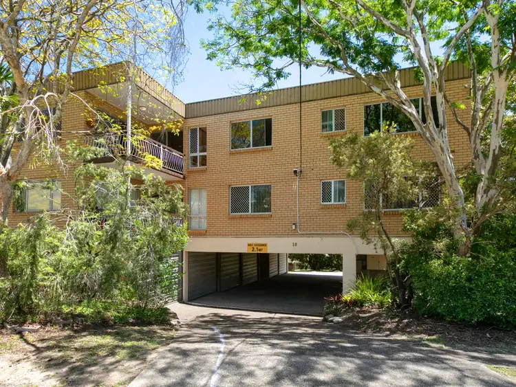 4/18 Raby Road, Coorparoo QLD 4151