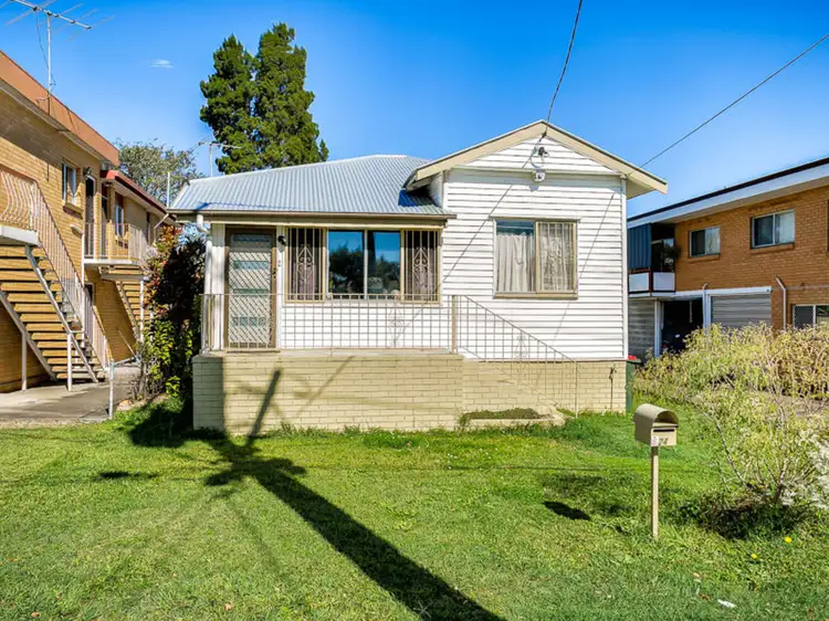 24 Broughton Road, Kedron QLD 4031