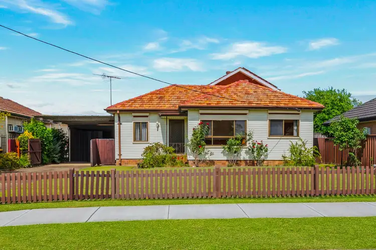2 Brelogail Street, Northmead NSW 2152