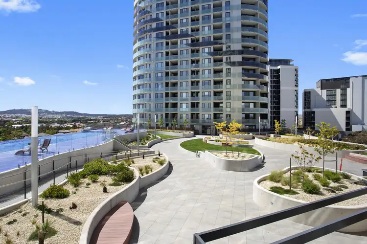 2/1 Anthony Rolfe Avenue, Gungahlin ACT 2912