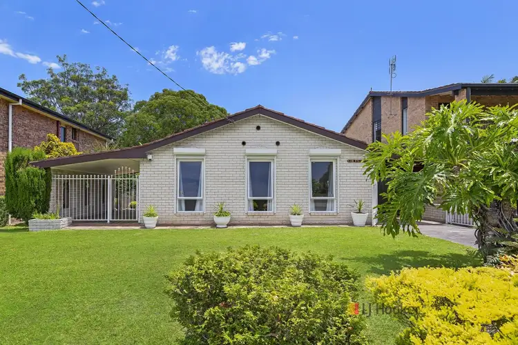 60 Sunrise Avenue, Budgewoi NSW 2262