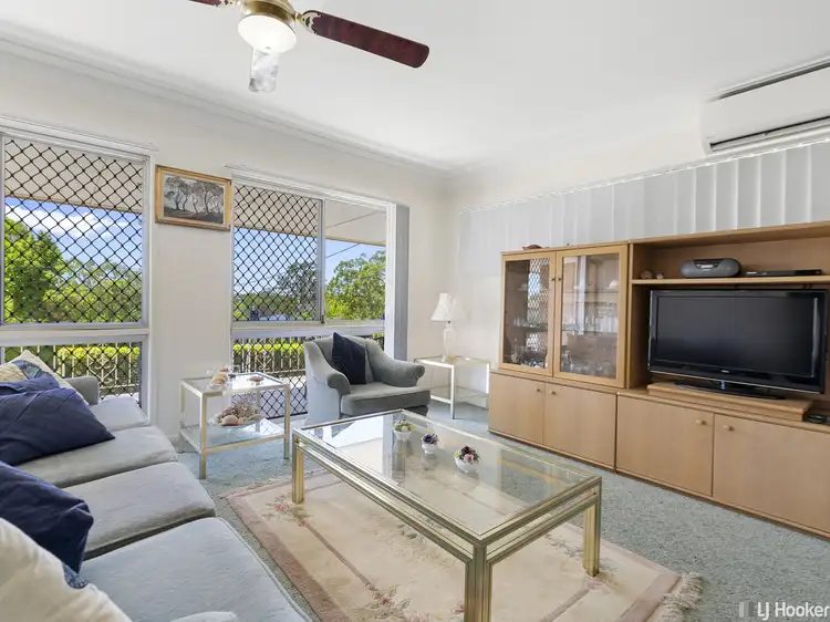 Third view of Homely house listing, 2 Cresthaven Drive, Mansfield QLD 4122
